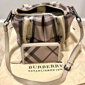Burberry purse and matching wallet